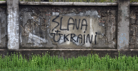 U Zagrebu grafit Slava Ukrajini sa ustaškim "U"