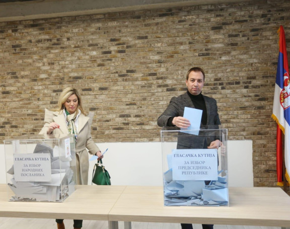 И први човјек СПС-а Горан Селак гласао у Бањалуци
