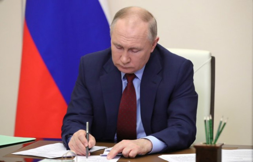 Na udaru sankcija mogle bi se naći i Putinove ćerke