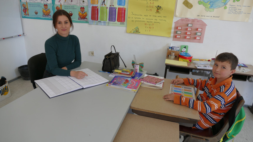Села остају пуста: Један ђак у цијелој школи у Поткозари