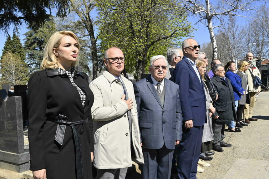 На Београд је тог јутра пало хиљаду тона бомби