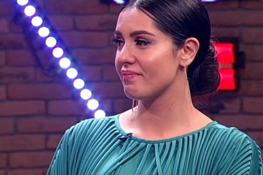 Tanja Savić smanjuje troškove, decu ispisala iz privatne škole!