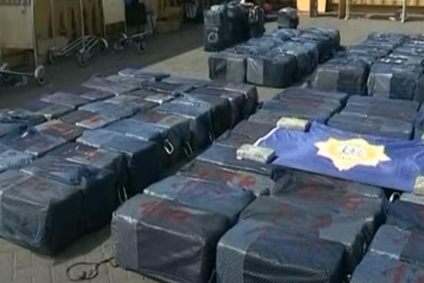 Dvojica državljana Crne Gore pala sa 5,6 tona droge