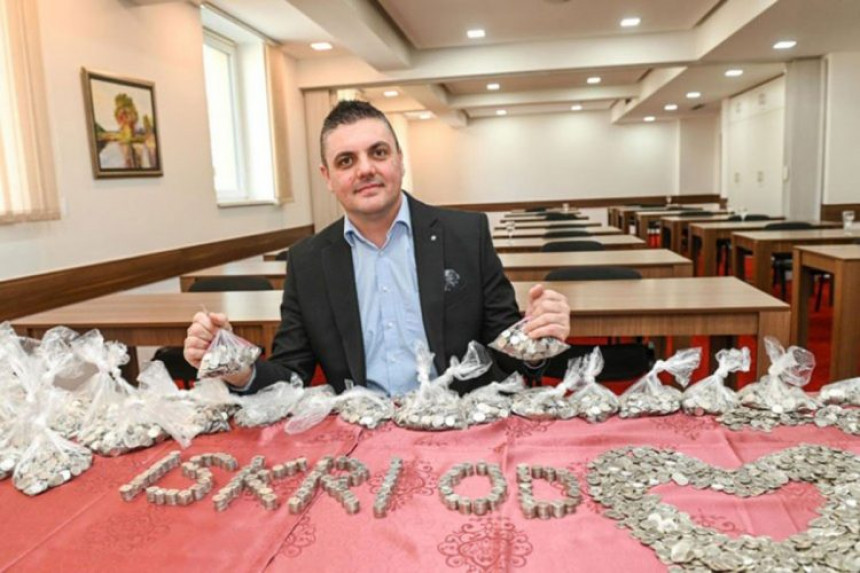 BL: Konobar darovao ušteđevinu od 20.000 kovanica