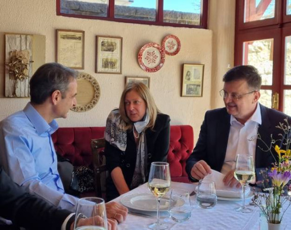 Tegeltija na ručku sa Micotakisom