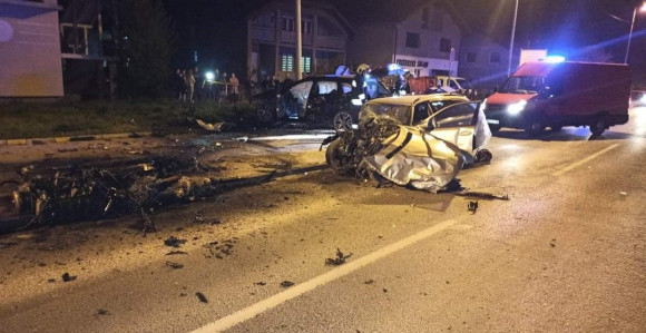 Stravičan udes u Brčkom, vatrogasci izvlače povrijeđene