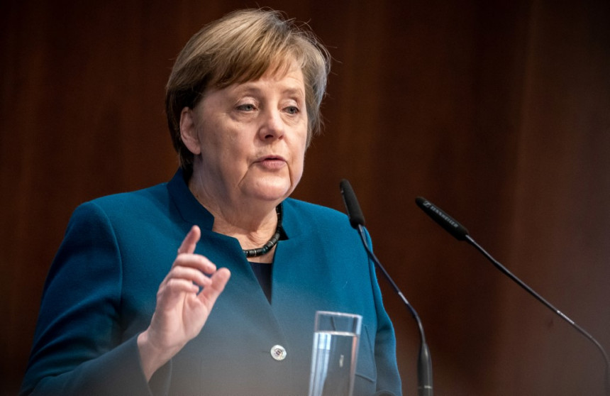 Merkelova postala meta kritika zbog situacije u Ukrajini