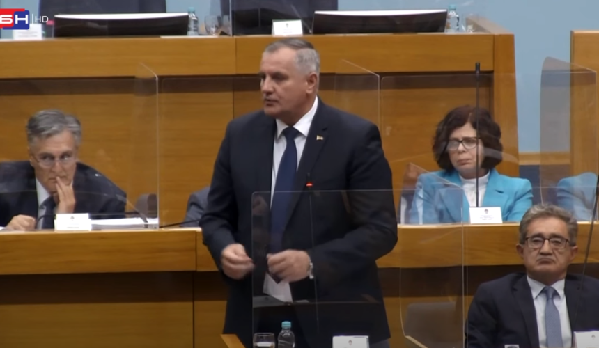 Višković poručio: Radim po zakonu, ne plašim se sankcija