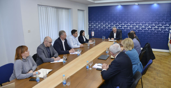 Iz PDP-a osudili Šmitovu odluku: Korak unazad