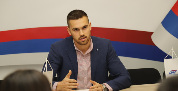 "Pustite nas da mijenjamo vlast na izborima"
