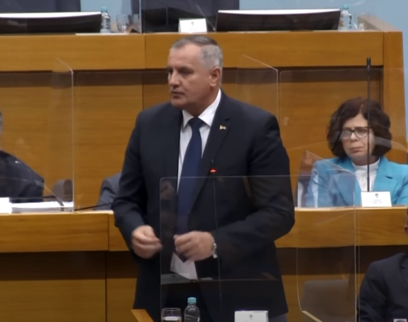 Višković poručio: Radim po zakonu, ne plašim se sankcija