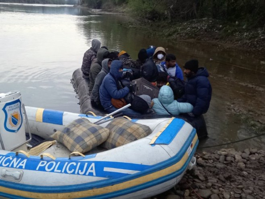 Pali migranti u Kozluku kod Zvornika