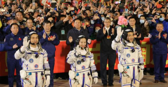 Kineski astronauti oborili nacionalni rekord