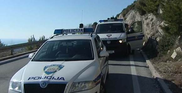 91-godišnjak oduzeo prednost 98-godišnjaku, nastradao i auto 76-godišnjaka