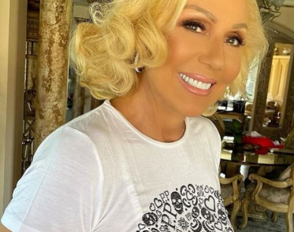 Kad Lepa Brena udari nogom u glavu