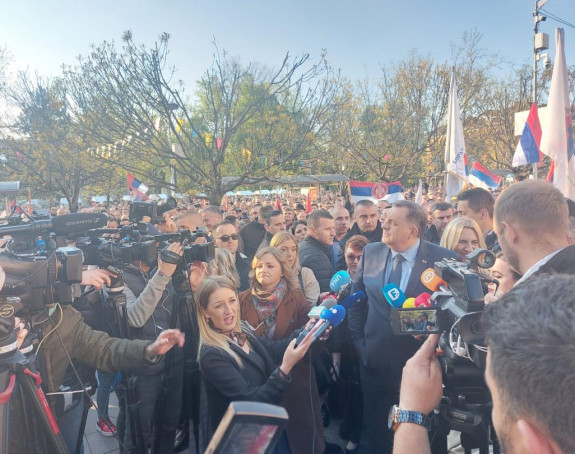 Додик задовољан, скуп протекао достојанствено