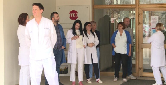 Medicinski radnici Prijedora traže po 500 KM od grada
