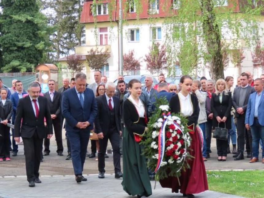 Gradiška obilježava Dan grada: Njeni građani plaćaju račun lažnog patriotizma