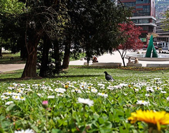 Pretežno oblačno, poslije podne više sunca