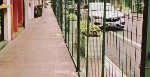 Rigorozne mjere zbog korone: Kavez za ljude u Šangaju