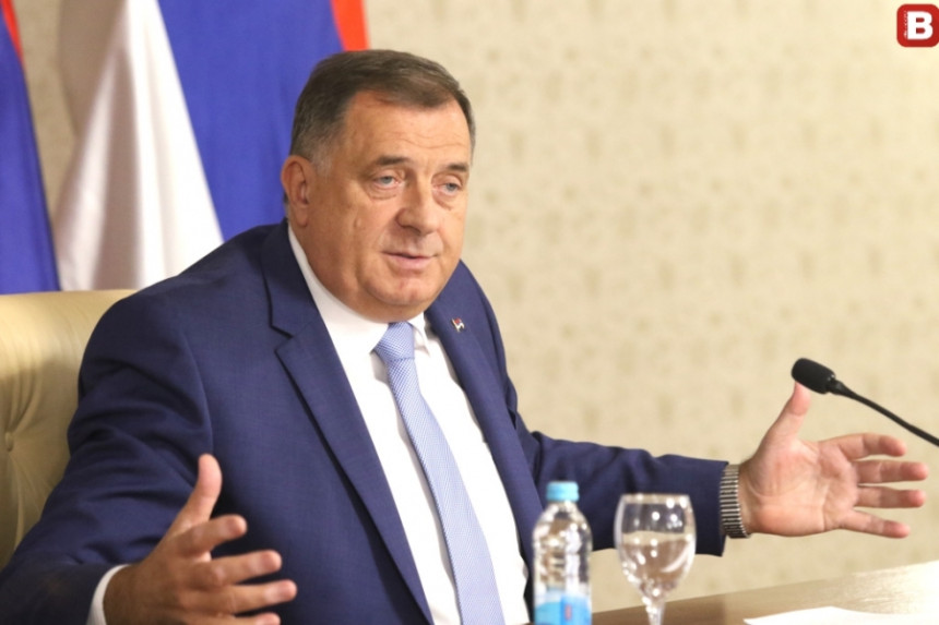 Dodik zove Makrona na sastanak zbog situacije u BiH