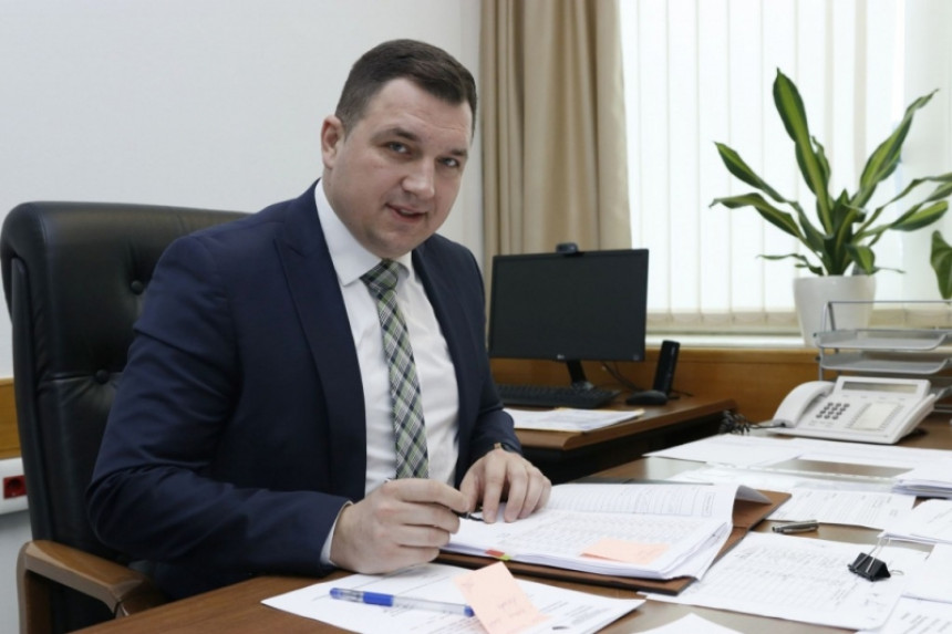 Министар Лучић залаже се за владавину права