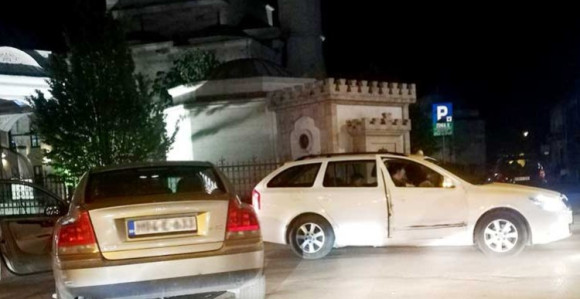 Судар у Бањалуци: Возила завршила на огради Ферхадије