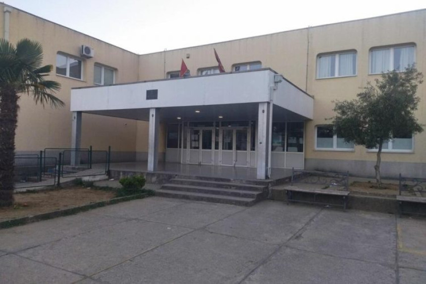 Ko prijeti da će “napraviti masakr nad djecom”?