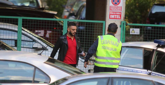 Darko Lazić odveden iz policijske stanice kod sudije za prekršaje!