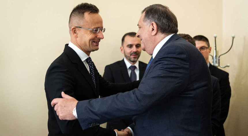Сијарто поручио: Мађарска против санкција Додику