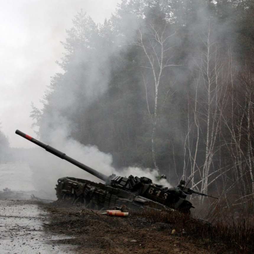 Пољска у Украјину послала више од 200 тенкова?
