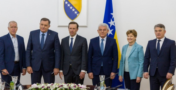 "Dodik, Komšić i Džaferović pred nama se vrijeđali"