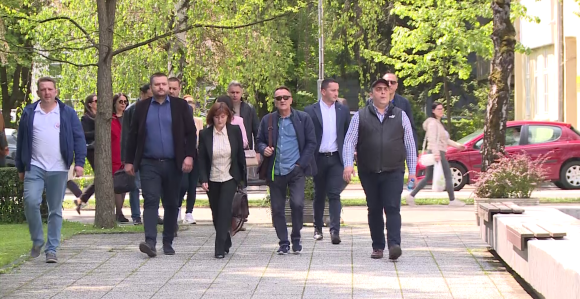 Sindikalci ne odustaju od toplog obroka i regresa