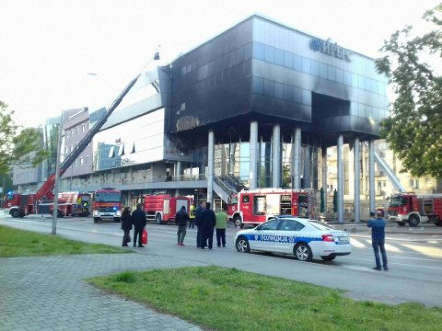 Veliki požar u Banjaluci, gorjela zgrada IRB (VIDEO)