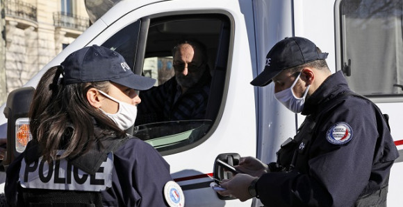 Pariz: Policija bacila suzavac na demonstrante