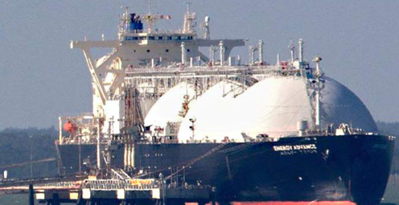 Vučić i lideri regiona na početku radova na terminalu za gas