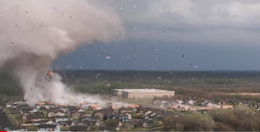 Dronovi snimili razorani tornado koji je pogodio SAD
