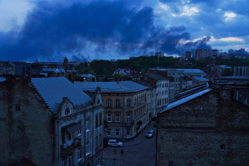 Ваздушни удари на Лавов, дијелови града без струје