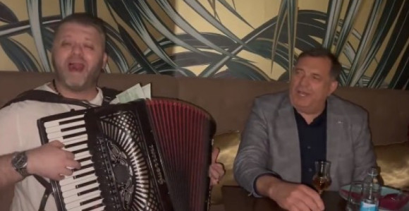 Dodik dobio sedmo unuče, zapjevao ovu pjesmu (VIDEO)