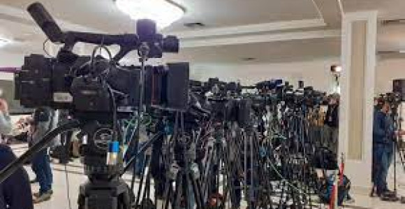 Zabrinjava što ne prestaju pritisci na medije i novinare