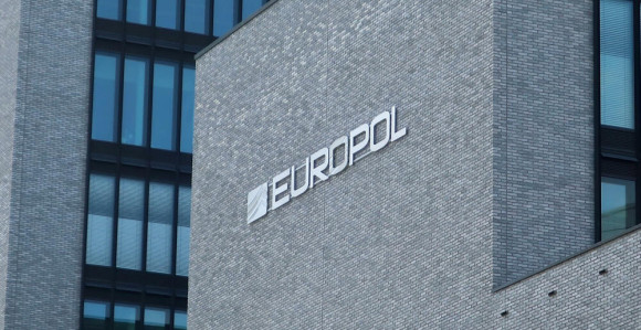 Europol sumnjiči aktivne policajce CG da su "kavčani"