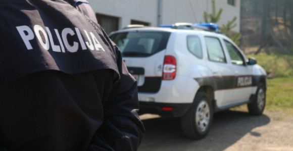 Ubistvo u V. Kladuši: Prvo udaren vozilom, pa upucan