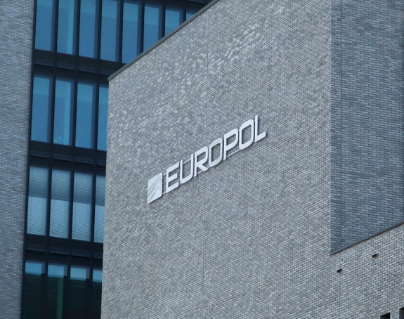 Europol sumnjiči aktivne policajce CG da su "kavčani"