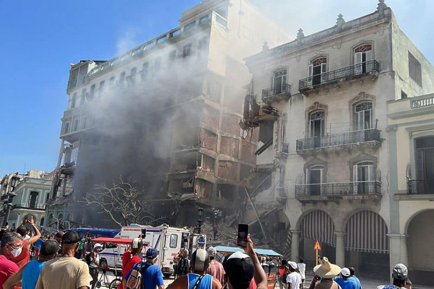 Куља пламен и дим: Снажна експлозија у хотелу у Хавани