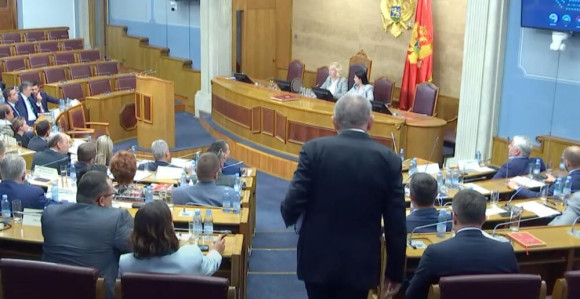 CG: Akcize na gorivo manje do 50%, smanjuje se i PDV