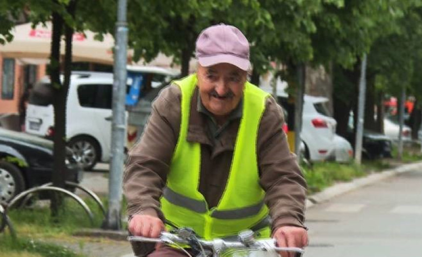 Od S. Mitrovice do Banjaluke biciklom u 90. godini