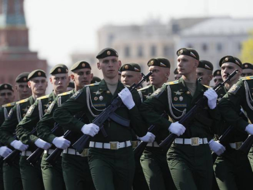 Одржана генерална проба војне параде у Москви (ФОТО)