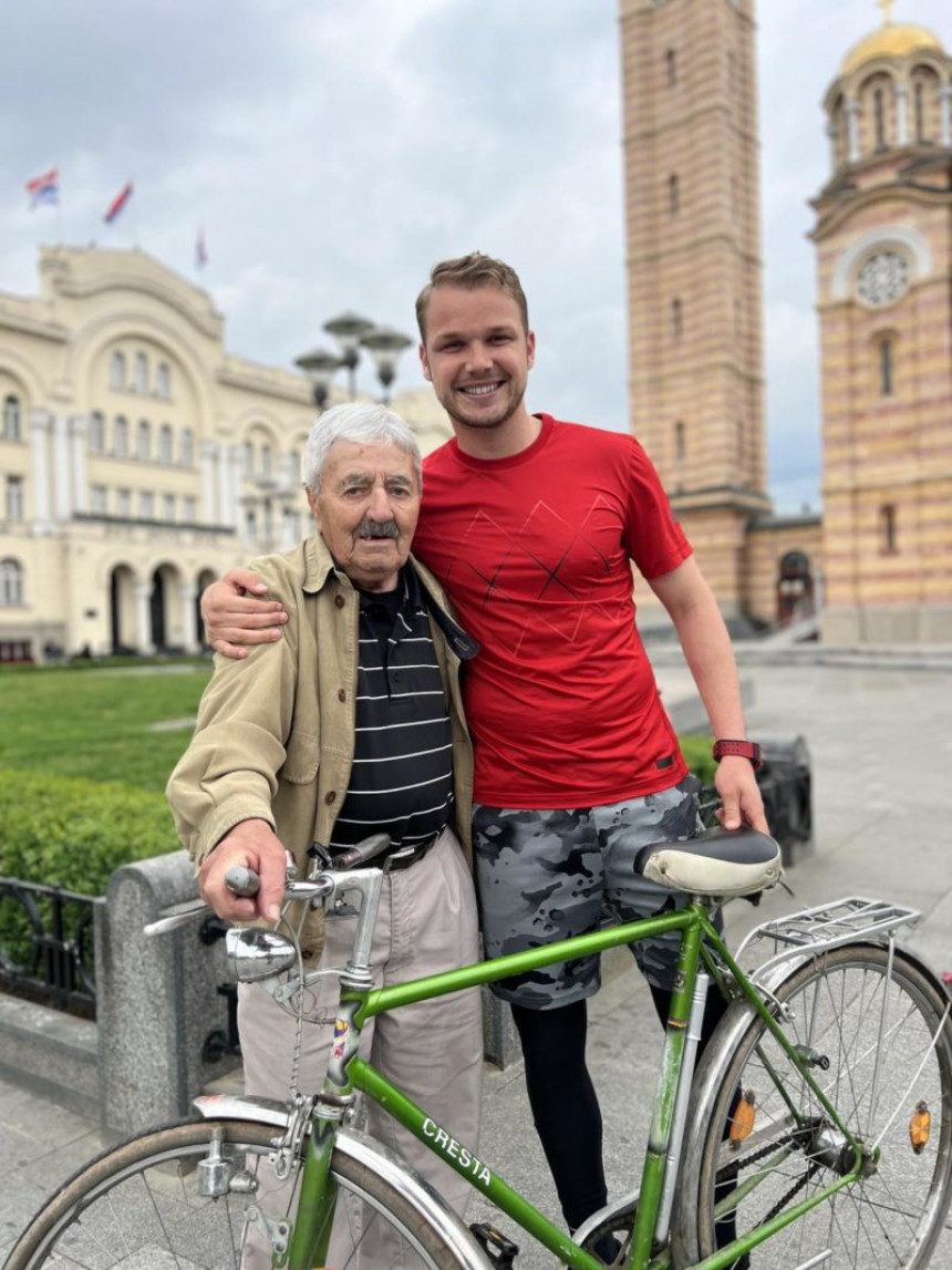 Stanivuković kupio bicikl, novac ide za pomoć malom Vukanu