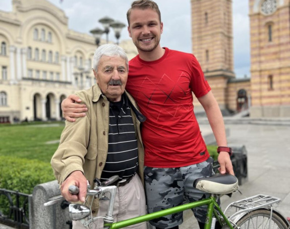 Станивуковић купио бицикл, новац иде за помоћ малом Вукану