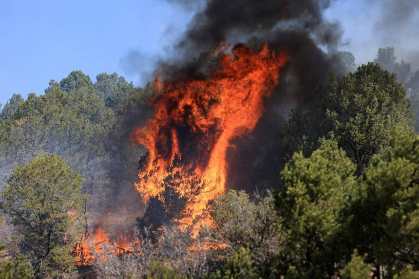 Велики пожар у Новом Мексику пријети да се прошири